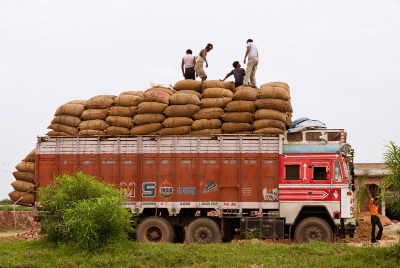 India-overloaded-truck